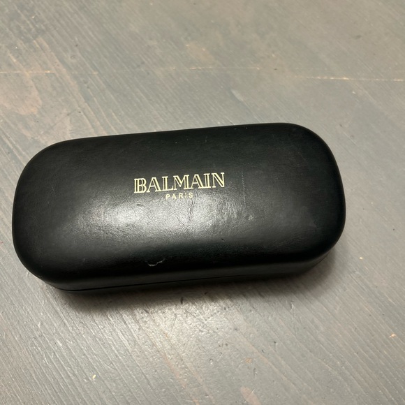 Balmain glasses case
Looks & works great - Picture 2 of 9